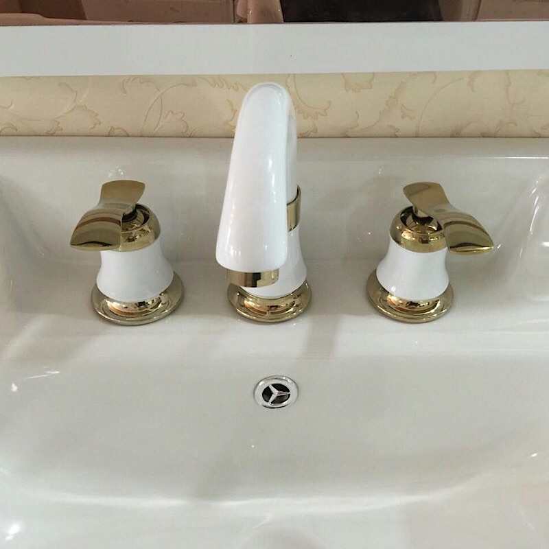欧式金色三孔面盆水龙头 冷热分体式四孔龙头 浴室双把白色三件套