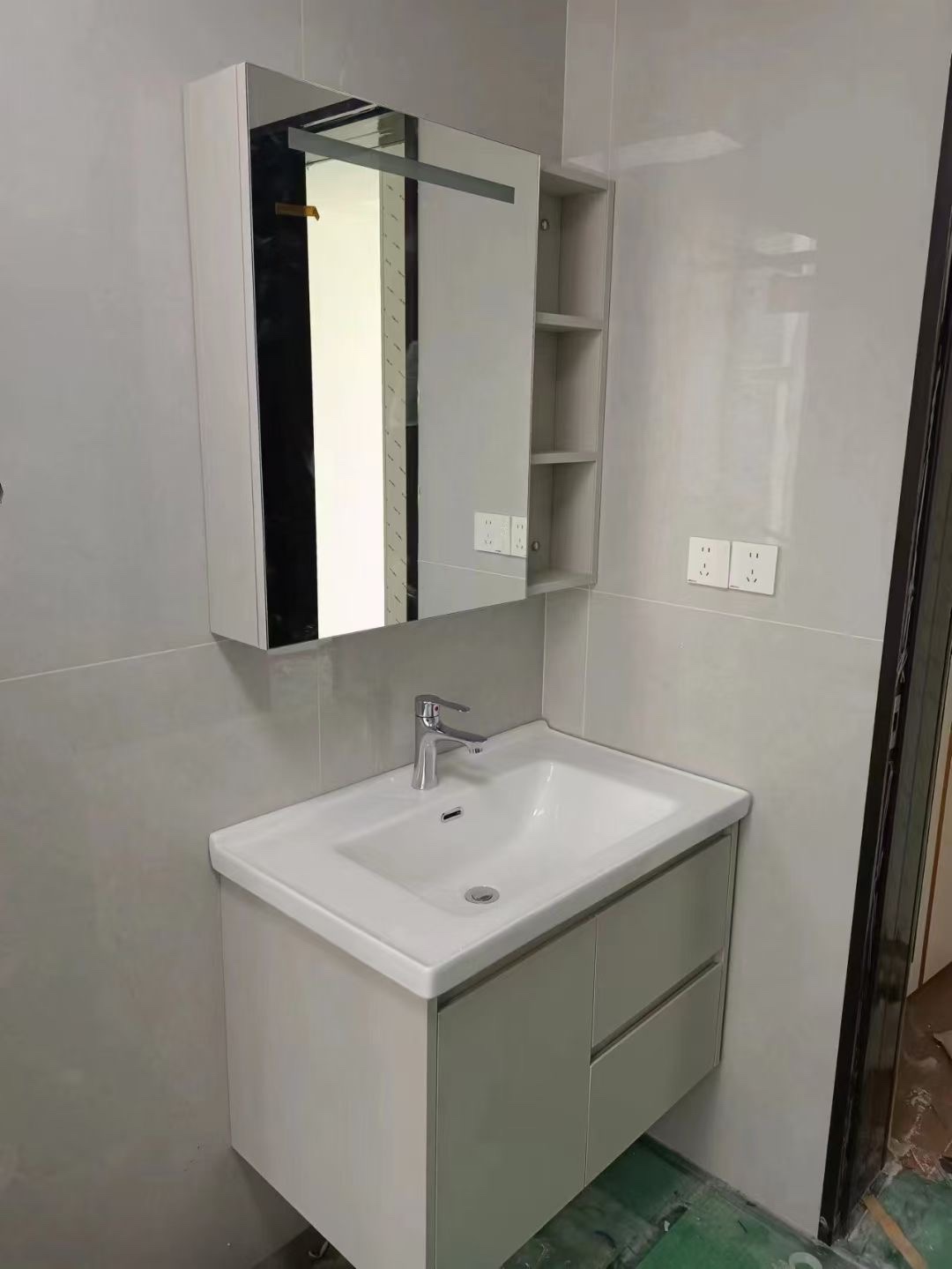 不锈钢蜂窝铝浴室柜一体陶瓷盆-800智能带灯防雾镜柜包龙头下水