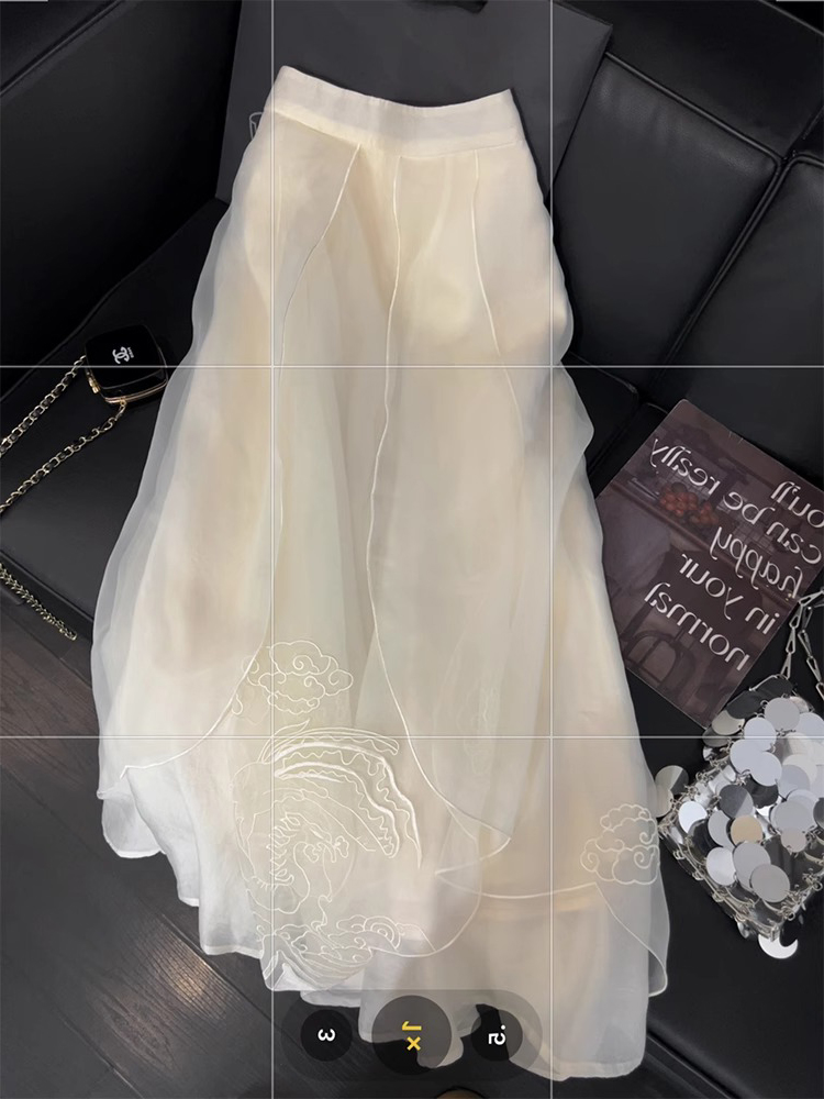 新中式重工刺绣半身裙女白色仙气温柔风2024年新款百搭中长款伞裙