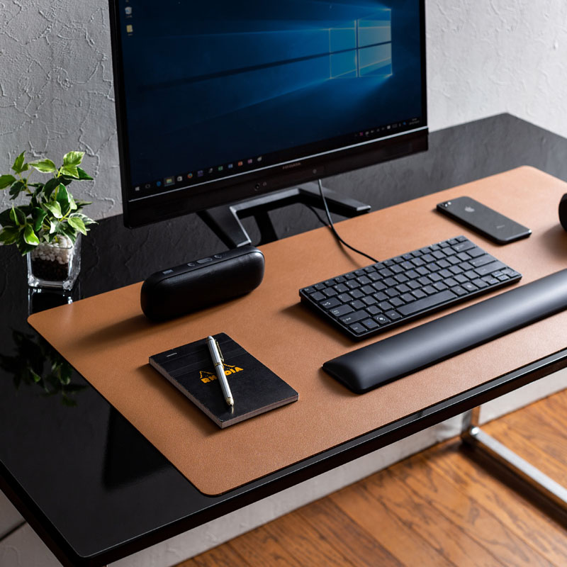 SANWA山业超大鼠标垫皮质桌垫办公家用书桌垫子防滑易清洁大尺寸