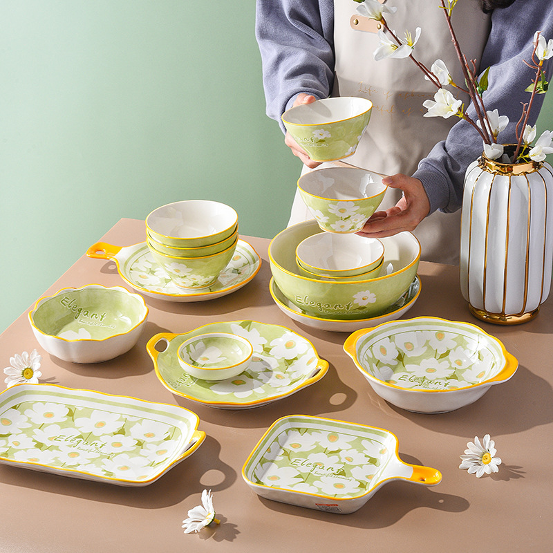 陶瓷碗碟套装家庭用轻奢高档碗盘组合好看的吃米饭小碗一2/4人用