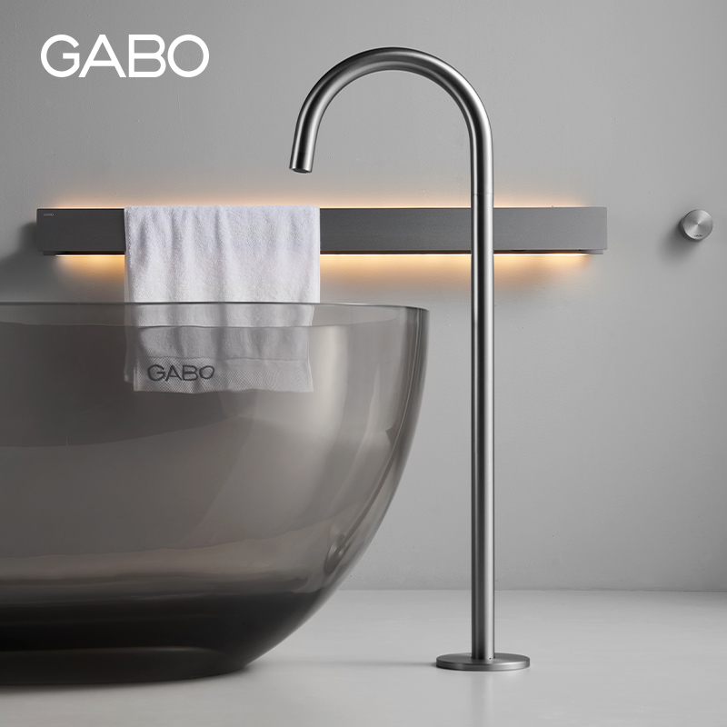 观博GABO 家用不锈钢落地式浴缸龙头立式冷热水柱盆龙头 18M025