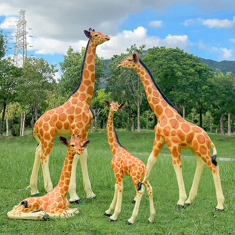户外大型仿真动物长颈鹿摆件玻璃钢雕塑幼儿园林景观落地装饰小品
