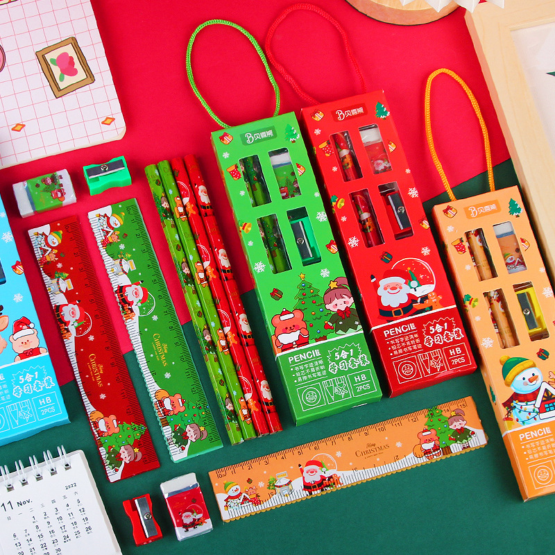圣诞节小礼品一二年级小学生奖励奖品实用文具套装幼儿园儿童礼物