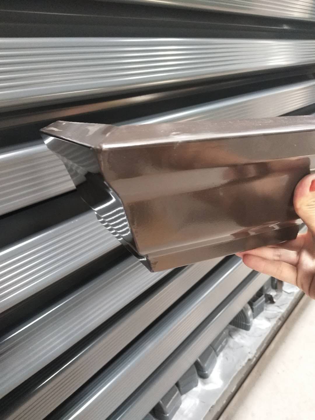 铝合金落水系统雨水槽檐槽彩铝方形雨水管成品天沟90度阳角阴角