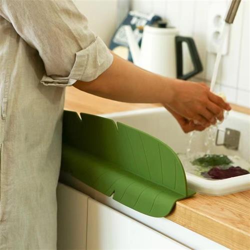 日式水槽挡水板洗手台洗碗池水池防溅水台面厨房挡水条硅胶绿叶