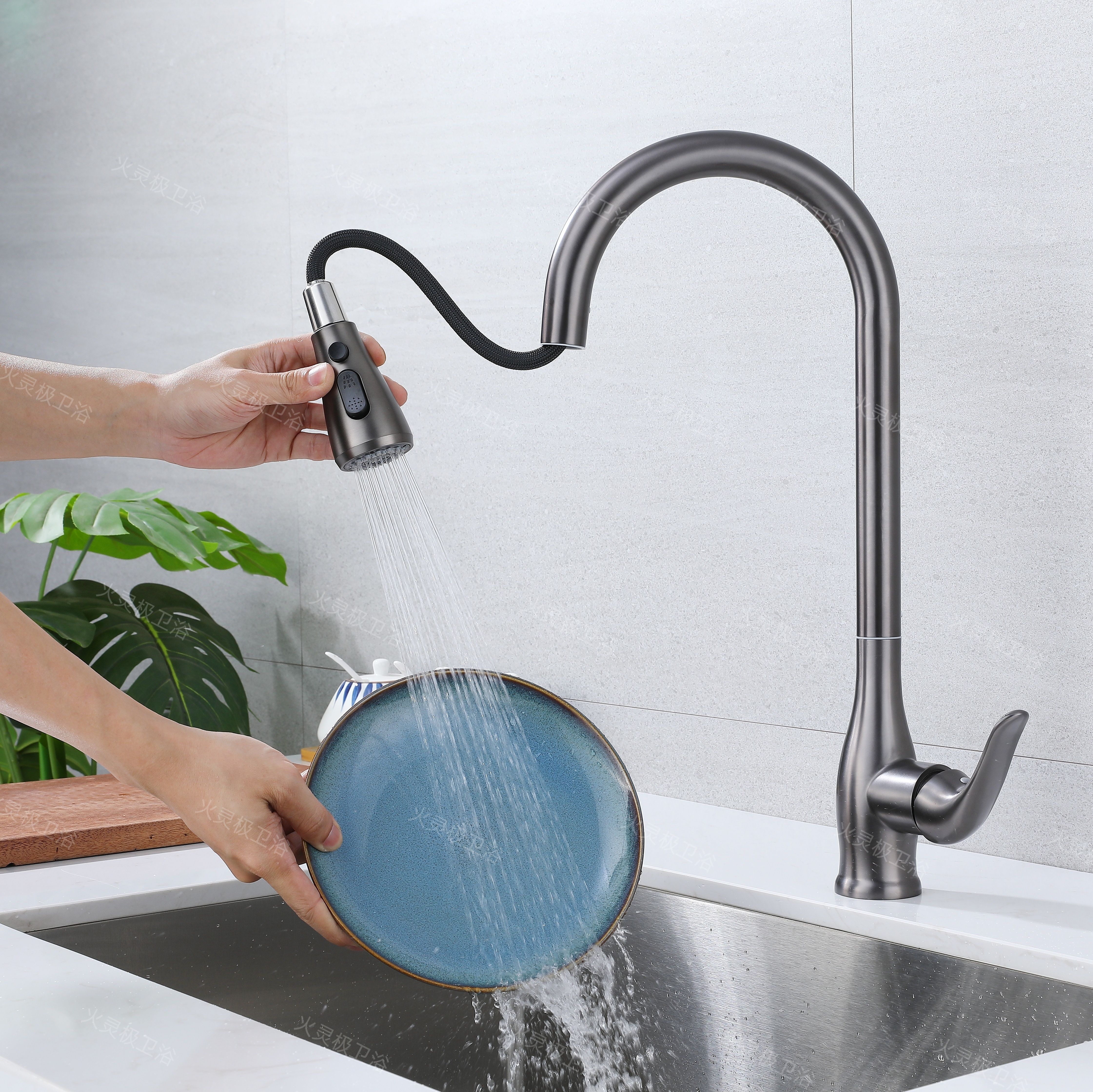 SUS304厨房伸缩水龙头不锈钢洗菜盆水槽可抽拉式冷热万向防溅水