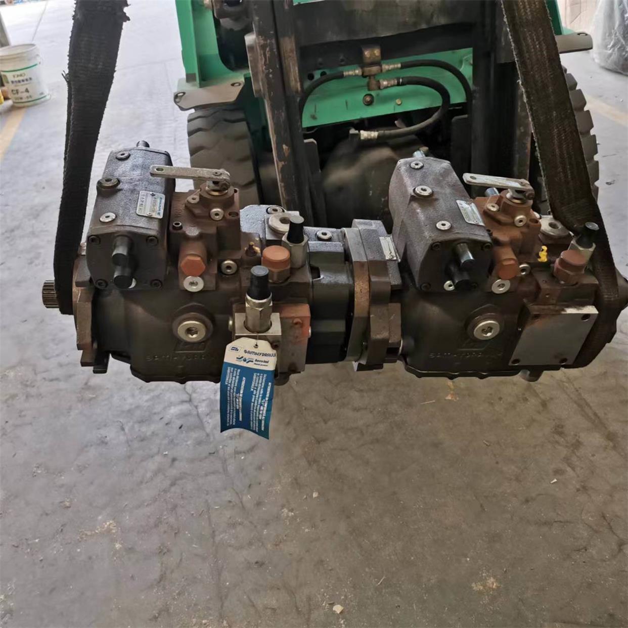 非标价布雷维尼，萨基姆075液压泵串泵的库存新泵，意大利原装进