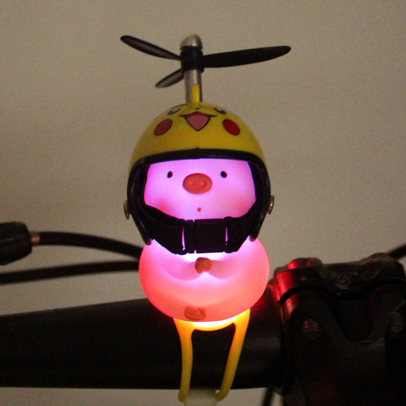 厂家网红可爱小猪自行车r载摆件电动摩托多彩灯车用装饰送男友生