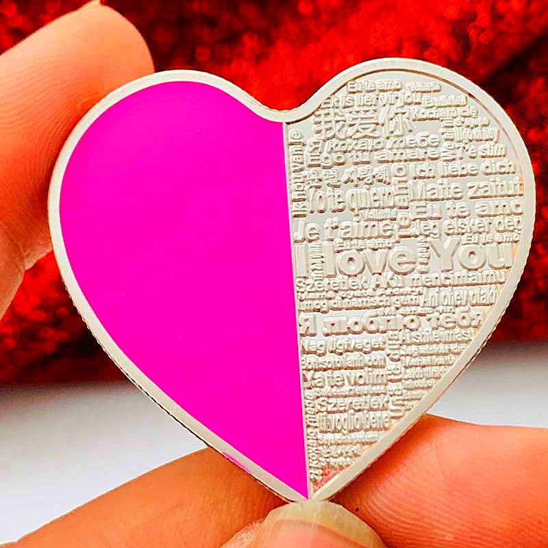 爱情蜜语女神节心形粉色镀银硬币 钥匙挂件情人节异形纪念币礼物