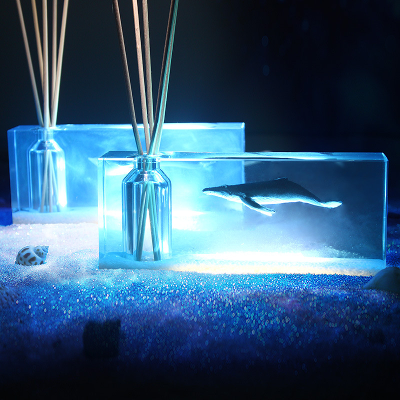 海洋树脂车载摆件滴胶生物蓝鲸鱼海豚鲸鲨工艺品夜光香薰小夜灯