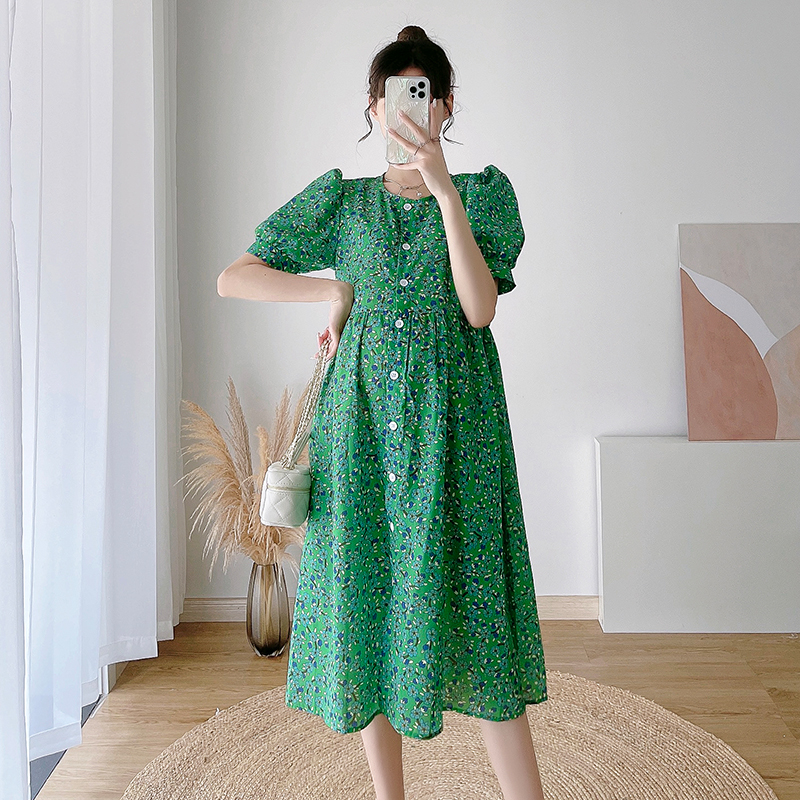 实拍孕妇夏装新款大码连衣裙法式复古绿色碎花泡泡袖孕妇遮肚长裙